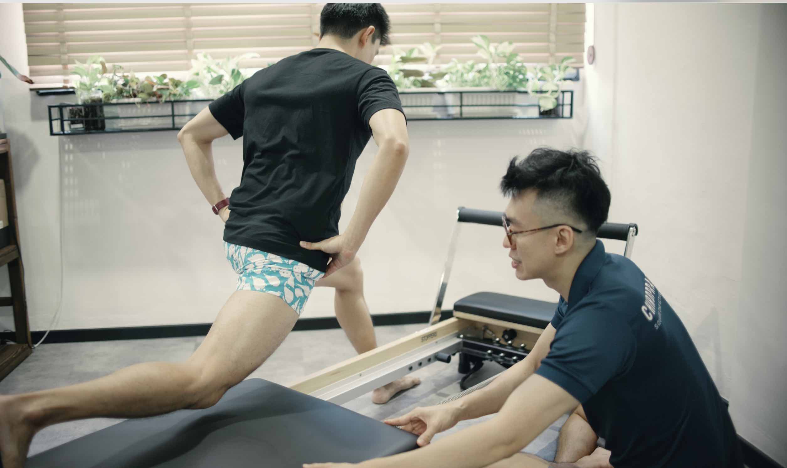 A hands-free full-range lunge on the reformer forces your system to constantly calibrate balance without rigid bracing. True core stability isn't just about holding still—it's about staying fluid and resilient through extreme ranges of motion.